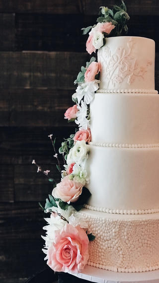 The Best of Amazing Wedding Cakes With David Tutera